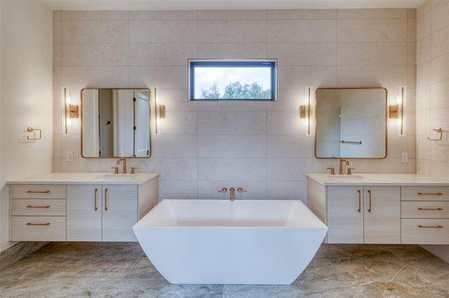 3504 Bay West BLVD, Horseshoe Bay, TX 78657