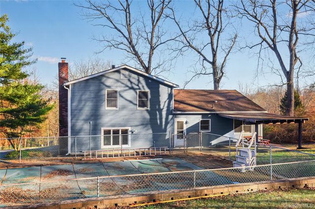 63 Farview Road, Carmel, NY 10512