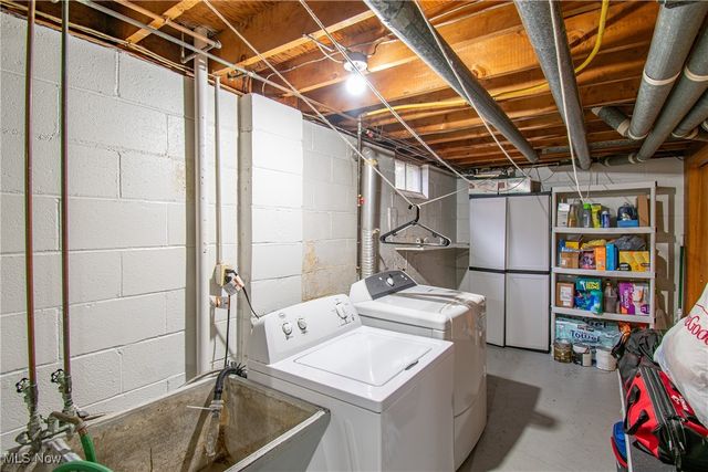 860 Sutherland Avenue, Akron, OH 44314