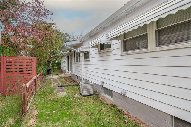 860 Sutherland Avenue, Akron, OH 44314