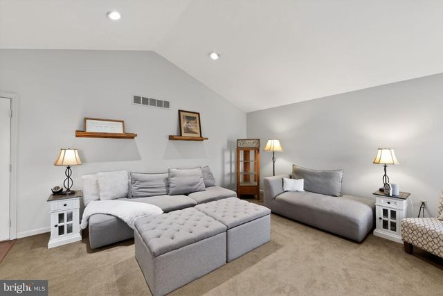 401 RUSSELL AVE, Douglassville, PA 19518