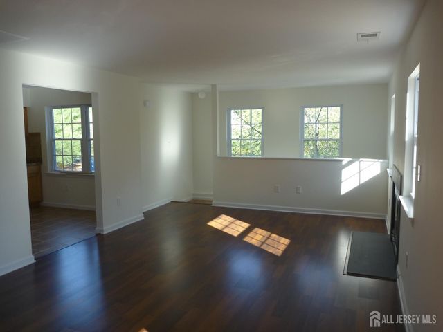 7172 Elm Court, South Brunswick, NJ 08852