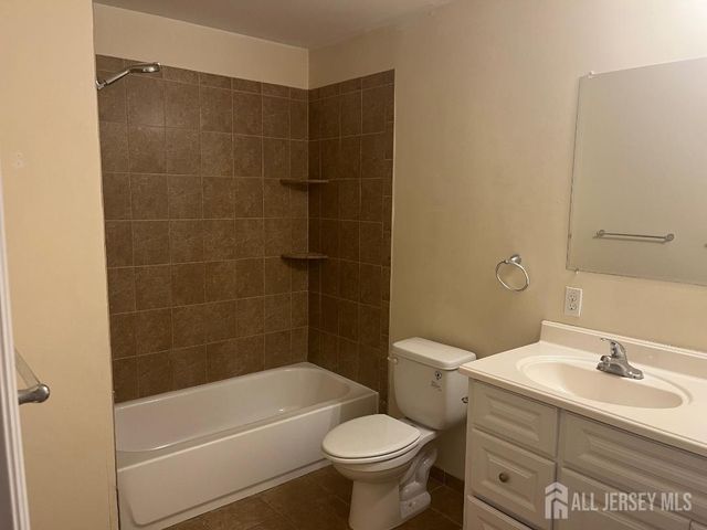 7172 Elm Court, South Brunswick, NJ 08852