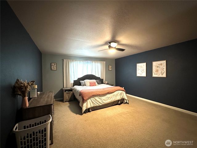 4249 17th Way NE, Olympia, WA 98516