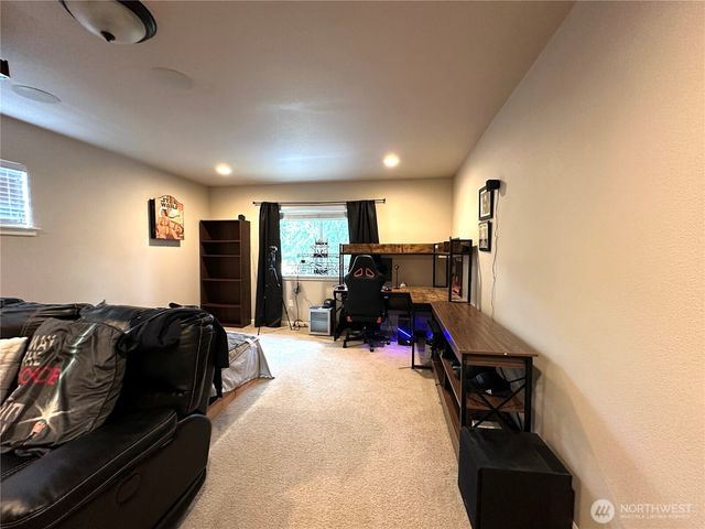 4249 17th Way NE, Olympia, WA 98516