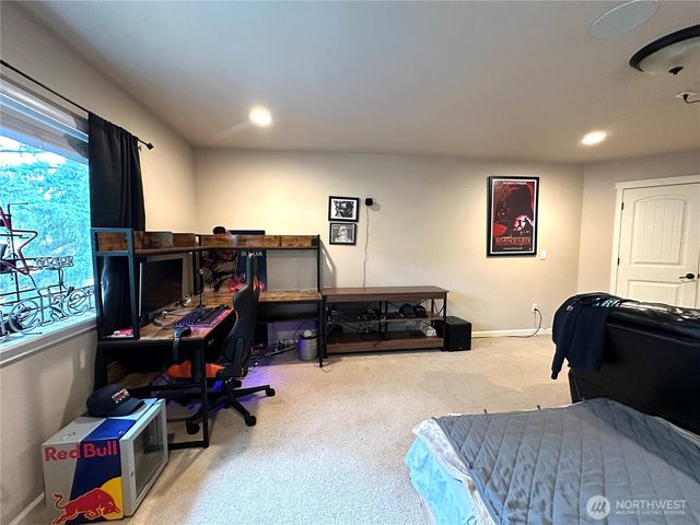 4249 17th Way NE, Olympia, WA 98516