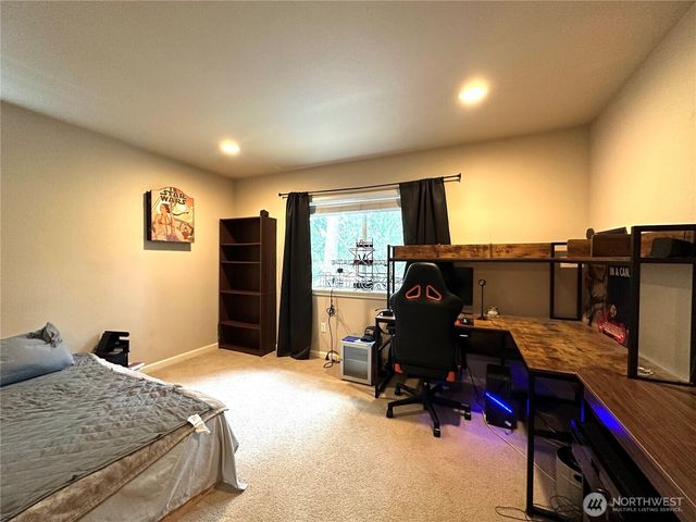 4249 17th Way NE, Olympia, WA 98516