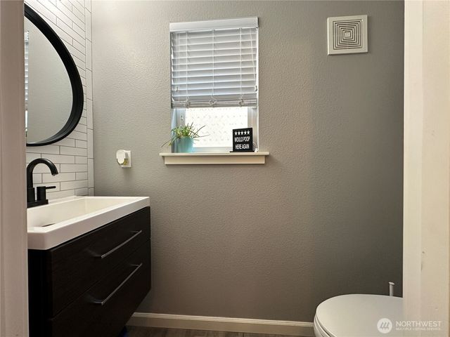 4249 17th Way NE, Olympia, WA 98516