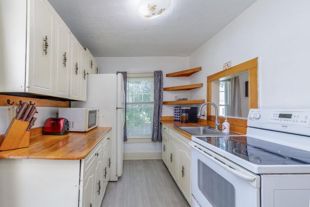 53 Butler Street, Hillsborough, NH 03244