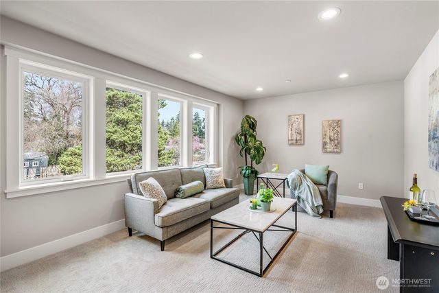 18556 Stone Avenue N, Shoreline, WA 98133