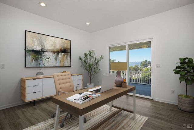 19285 Ravenhill Rd, Hidden Valley Lake, CA 95467