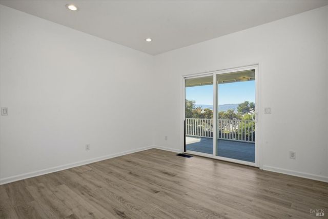 19285 Ravenhill Rd, Hidden Valley Lake, CA 95467