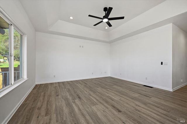 19285 Ravenhill Rd, Hidden Valley Lake, CA 95467