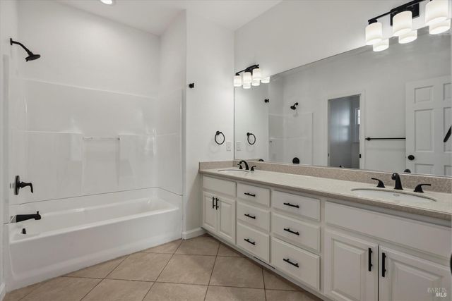 19285 Ravenhill Rd, Hidden Valley Lake, CA 95467