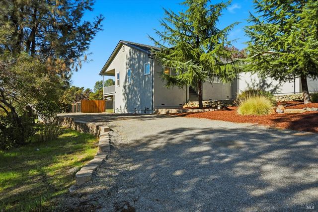 19285 Ravenhill Rd, Hidden Valley Lake, CA 95467