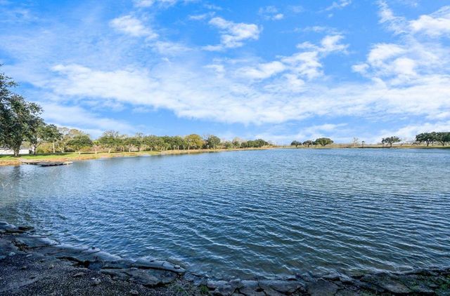 5523 Ehrman Lake Lane, Wallis, TX 77485