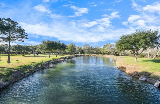 5523 Ehrman Lake Lane, Wallis, TX 77485