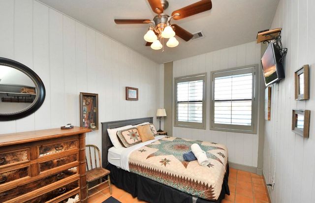 5523 Ehrman Lake Lane, Wallis, TX 77485