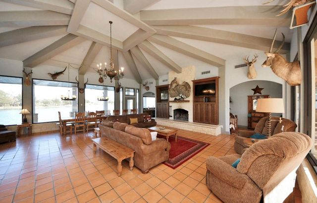 5523 Ehrman Lake Lane, Wallis, TX 77485