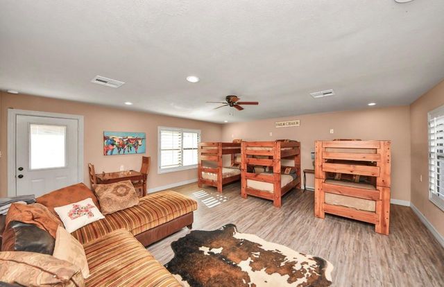 5523 Ehrman Lake Lane, Wallis, TX 77485