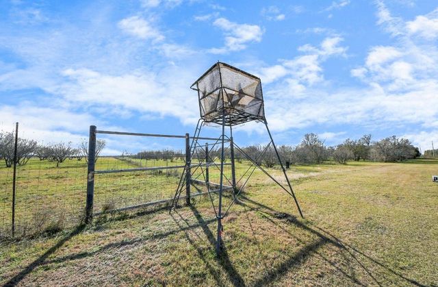 5523 Ehrman Lake Lane, Wallis, TX 77485