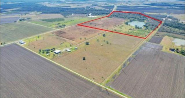 5523 Ehrman Lake Lane, Wallis, TX 77485