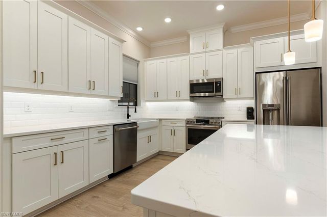 15328 Lucerna ST 202, Naples, FL 34114