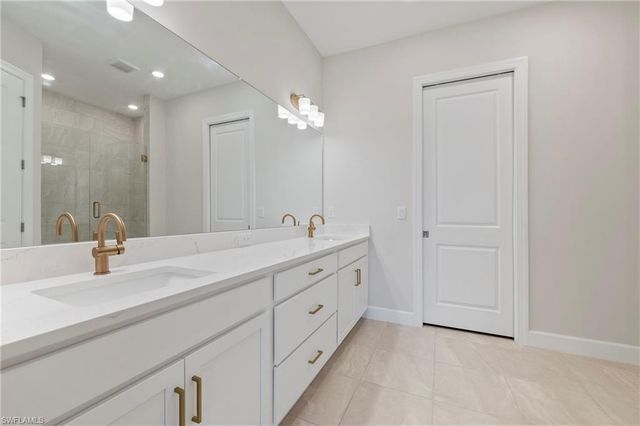 15328 Lucerna ST 202, Naples, FL 34114