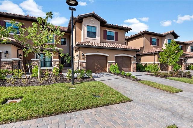 15328 Lucerna ST 202, Naples, FL 34114