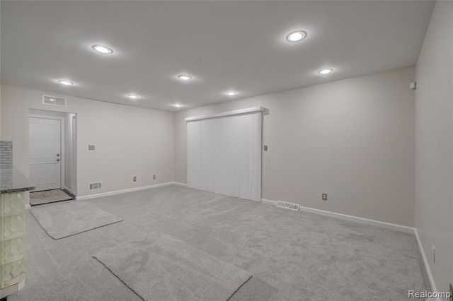 2451 Sanders Place, Bloomfield Hills, MI 48302