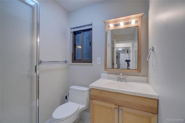 2451 Sanders Place, Bloomfield Hills, MI 48302