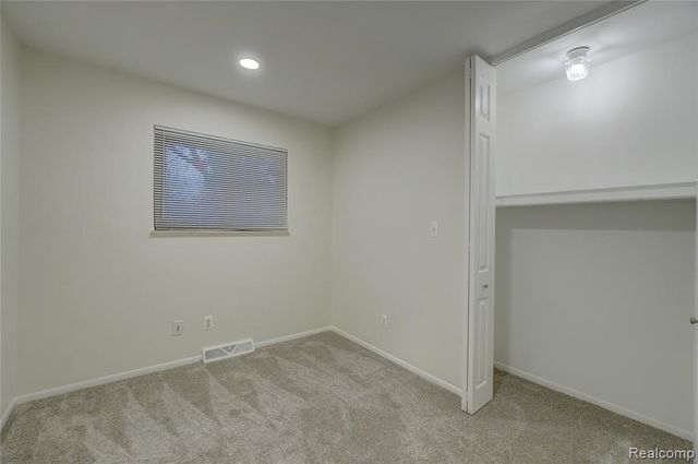 2451 Sanders Place, Bloomfield Hills, MI 48302