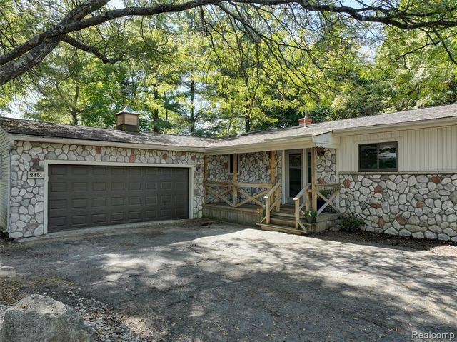 2451 Sanders Place, Bloomfield Hills, MI 48302