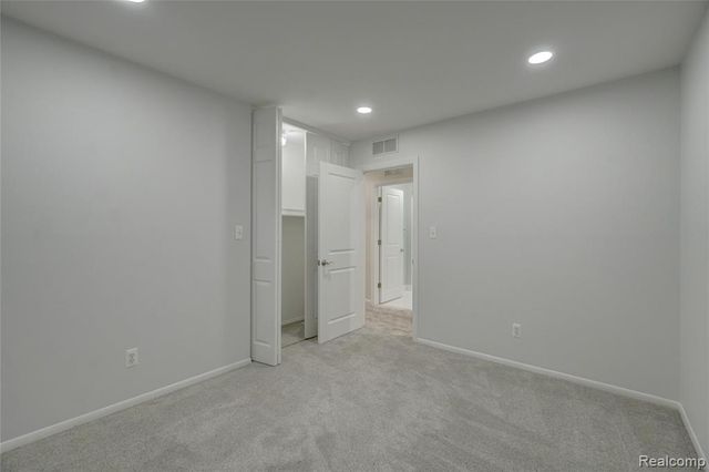 2451 Sanders Place, Bloomfield Hills, MI 48302