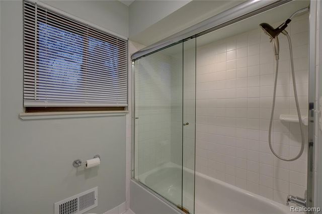 2451 Sanders Place, Bloomfield Hills, MI 48302