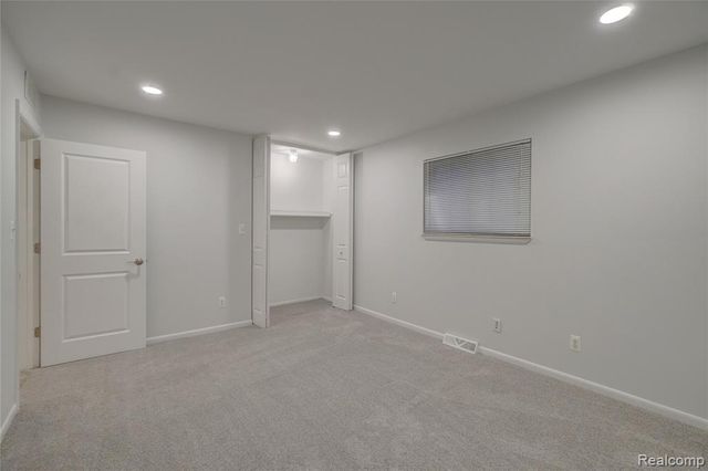 2451 Sanders Place, Bloomfield Hills, MI 48302