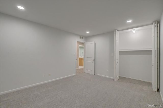 2451 Sanders Place, Bloomfield Hills, MI 48302