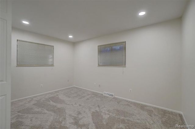 2451 Sanders Place, Bloomfield Hills, MI 48302