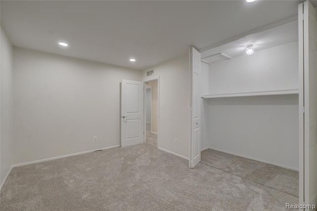 2451 Sanders Place, Bloomfield Hills, MI 48302