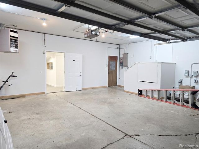 2451 Sanders Place, Bloomfield Hills, MI 48302