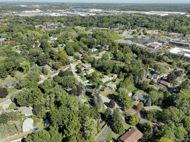 2451 Sanders Place, Bloomfield Hills, MI 48302