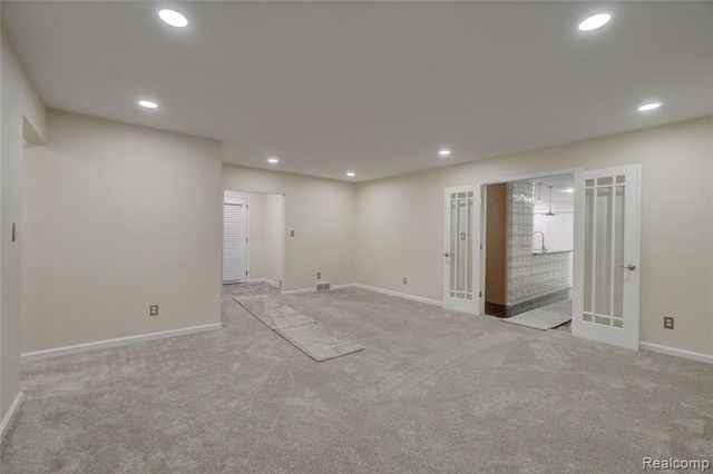 2451 Sanders Place, Bloomfield Hills, MI 48302