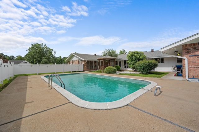 501 Davella, Deridder, LA 70634