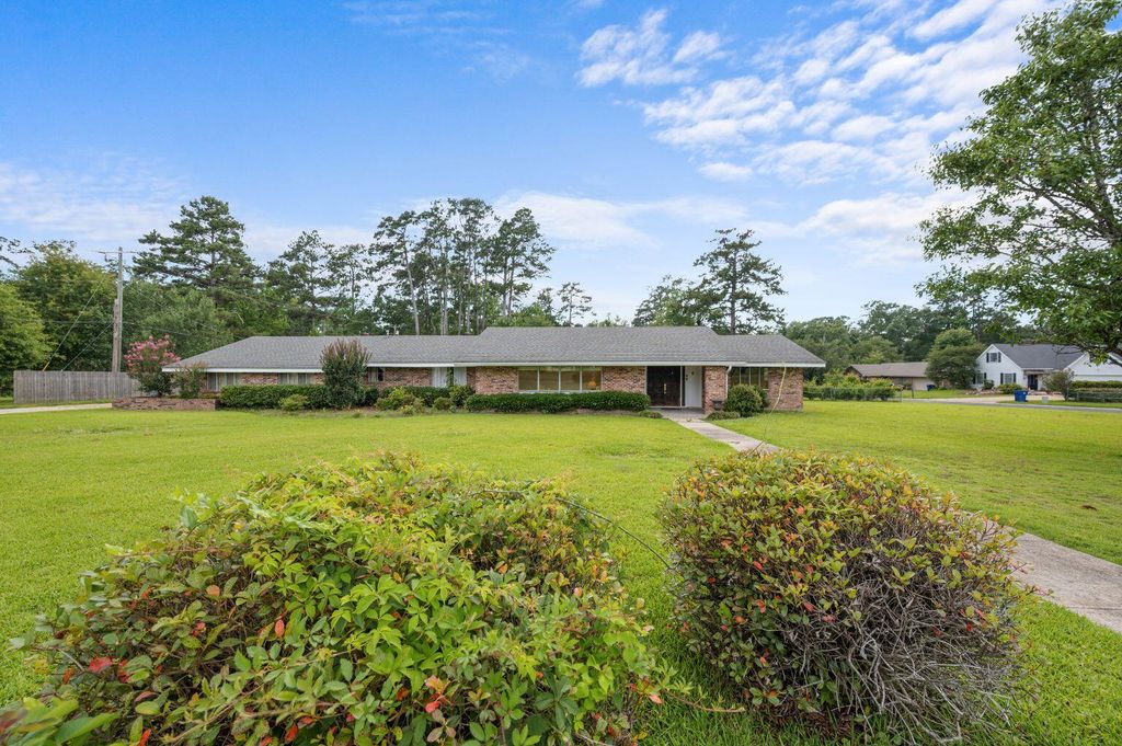 501 Davella, Deridder, LA 70634