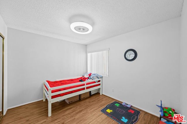 15615 Crestview Lane 82, Granada Hills (los Angeles), CA 91344