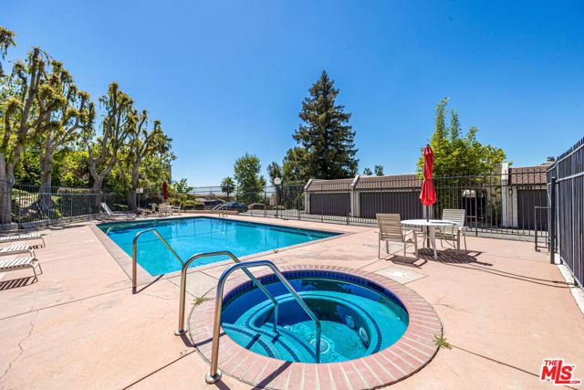 15615 Crestview Lane 82, Granada Hills (los Angeles), CA 91344