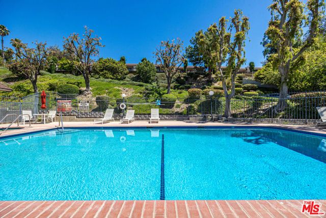 15615 Crestview Lane 82, Granada Hills (los Angeles), CA 91344