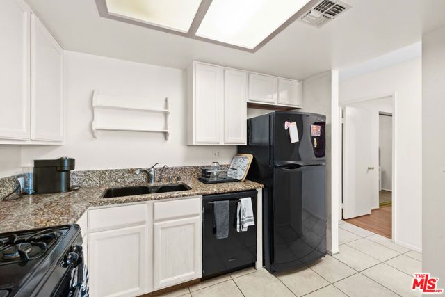 15615 Crestview Lane 82, Granada Hills (los Angeles), CA 91344