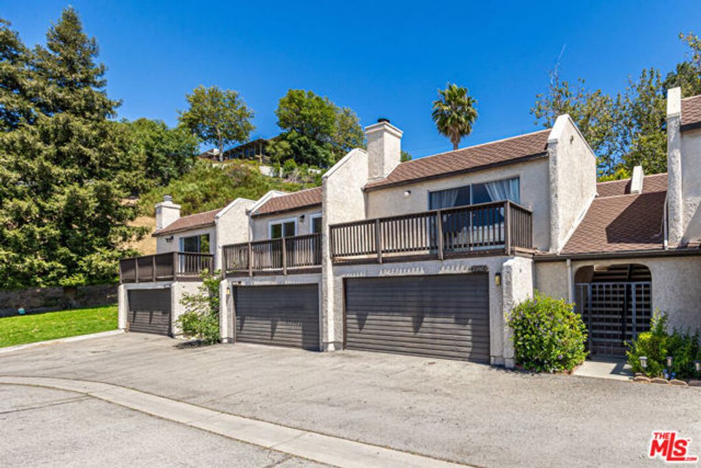 15615 Crestview Lane 82, Granada Hills (los Angeles), CA 91344