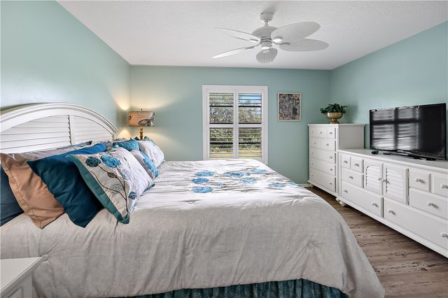 27 Plantation Drive 201, Vero Beach, FL 32966